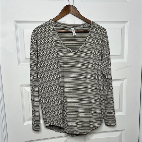 Athleta Black and White Striped V-Neck Long Sleeve Top M - Picture 1 of 4